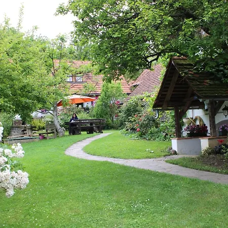 Altes Gehoeft Am Lormanberg Lägenhet